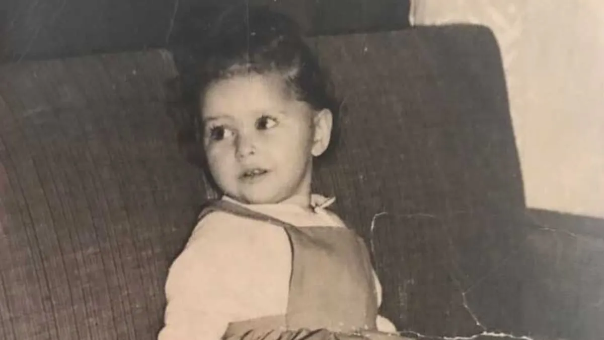 Bu küçük tatlı kızı tanıyabildiniz mi? Şimdilerde çok ünlü bir isim…