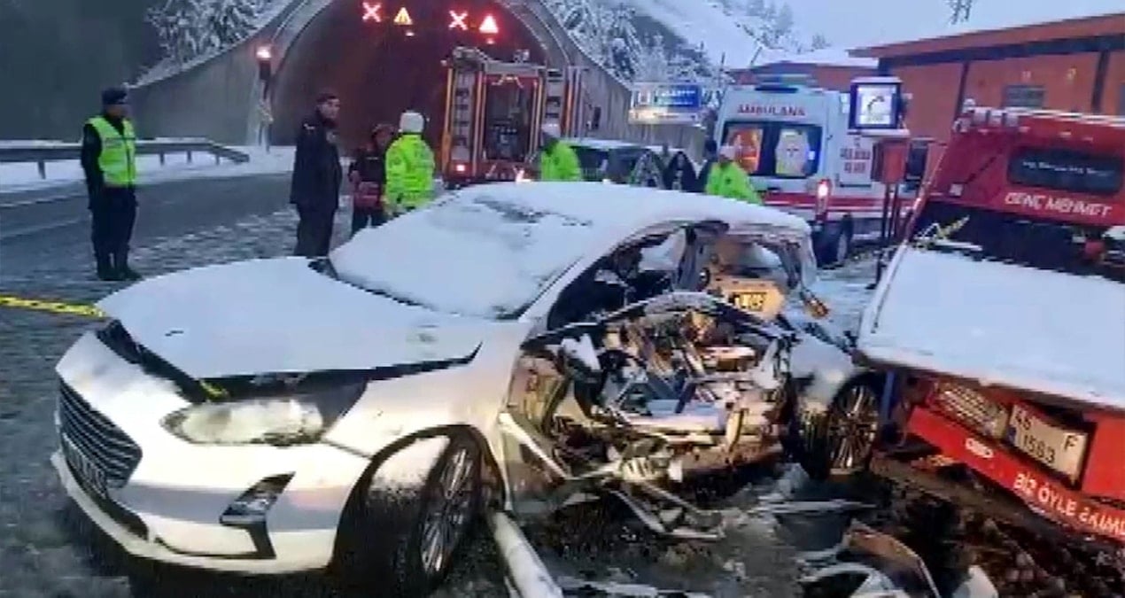 Otomobil ile çekici çarpıştı: 1 ölü