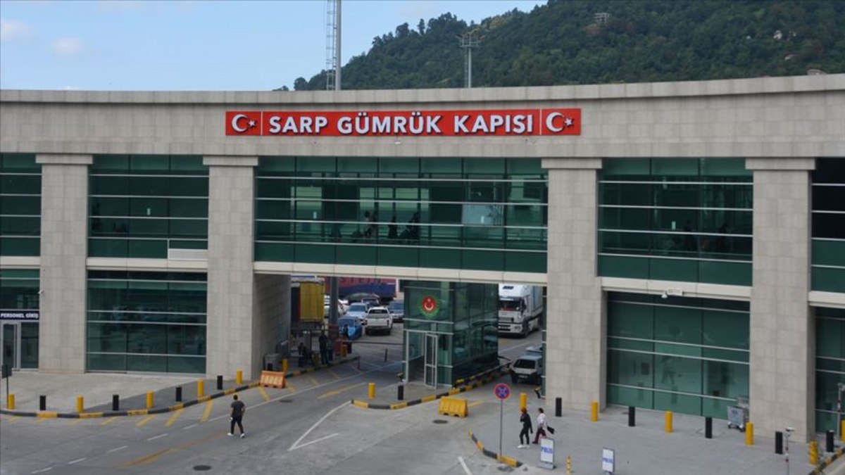 Sarp Sınır Kapısı’ndan bayram tatilinde 72 bin 337 kişi çıkış yaptı